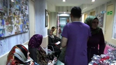 urganli -  Hastalarını karanfille karşıladı Videosu