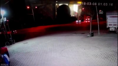 isik ihlali - Polisten kaçarken kaza yaptılar - Güvenlik kamerası - (2) - KONYA  Videosu