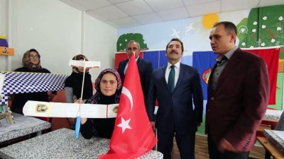 Model uçaklarla, Mehmetçiklere selam gönderdiler - BİNGÖL