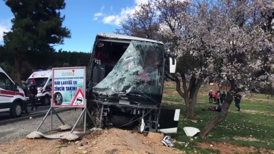 kuyular - Öğrencilerin taşıyan otobüsün freni patladı: 20 yaralı - KAHRAMANMARAŞ Videosu