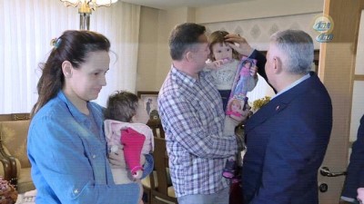  Başbakan Yıldırım, Tire’de 2 aileyi ziyaret etti 