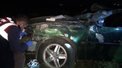 Otomobil şarampole devrildi: 1 ölü 2 yaralı - KONYA 