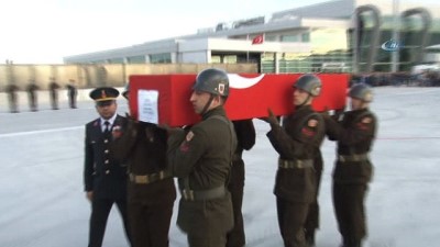 cenaze araci -  Şehit Uzman Onbaşı Emre Dut'un naaşı Konya'da Videosu