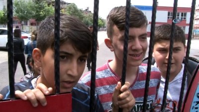 baros -  14 yaşındaki öğrenci müdür yardımcısını bıçakladı  Videosu