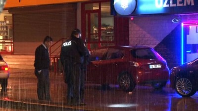 silahli kavga -  Bar önündeki silahlı kavgada bir kadın vurularak ağır yaralandı  Videosu