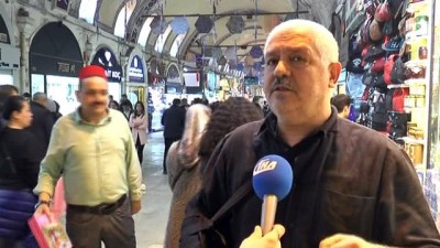 yabanci turist -  Kapalıçarşı’ya asılan uçurtmalar turistlerin ilgi odağı oldu  Videosu