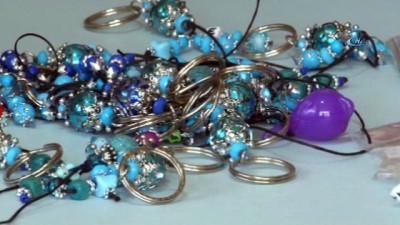 el emegi goz nuru -  Oğlunun tedavisi için anahtarlık yapıp satıyor  Videosu