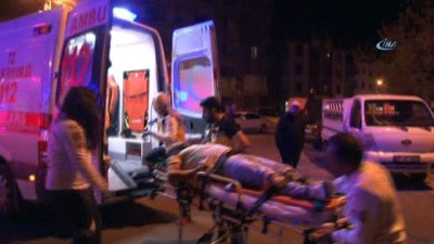 saglik ekibi -  Başkent’te trafik kazası: 4 yaralı  Videosu