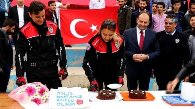  Kavga var diye çağırdıkları polislere yaş pasta kestirdiler