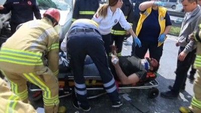 kadin itfaiyeci -  TEM otoyolunda 3 aracın karıştığı kazada 3 sürücü yaralandı  Videosu