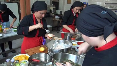 liseli ogrenci -  Usta aşçılara taş çıkardılar  Videosu