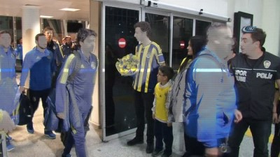 tezahur - Fenerbahçe'ye Sivas'ta coşkulu karşılama Videosu