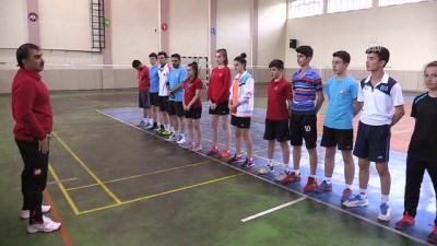 badminton - Milli badmintoncu Zehra Erdem'in gözü olimpiyatlarda - ERZİNCAN  Videosu