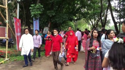 safak vakti - Bangladeş'te yeni yıla renkli karşılama - DAKKA Videosu