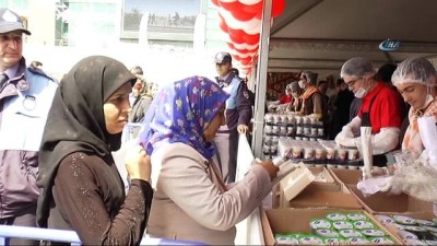  Zeytinburnu'nda vatandaşlar çiğ köfteye doydu