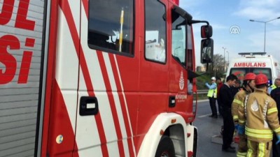 tur otobusu - Otomobil tur otobüsüne çarptı: 4 ölü, 1 yaralı - İSTANBUL Videosu