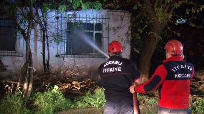itfaiye araci -  Tek katlı evde çıkan yangın mahalleliyi sokağa döktü  Videosu