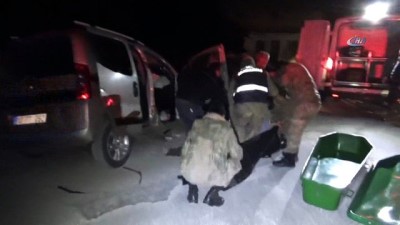 trafik polisi -  Gaziantep'te tır ile hafif ticari araç çarpıştı. 1 ölü  Videosu