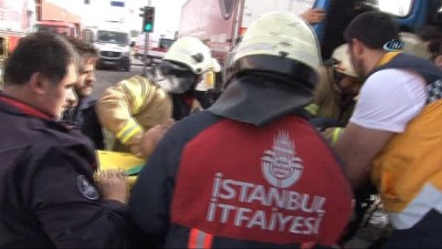 yaris -  Hadımköy'de kamyon önce hususi araca ardından tıra arkadan çarptı Videosu