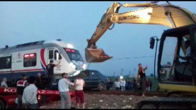 yolcu treni - Hemzemin geçitte kaza: 2 yaralı - İZMİR Videosu