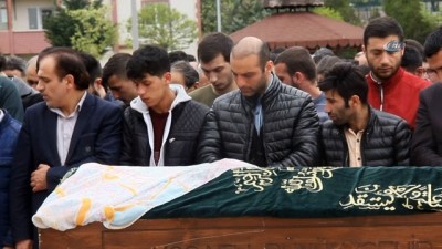  İstanbul’daki feci kazada ölen anne ve oğlu Kocaeli’de toprağa verildi