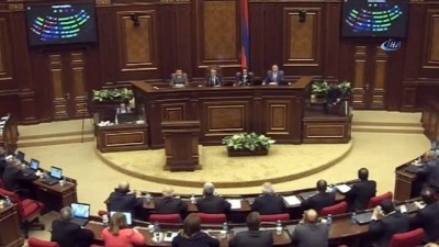  - Protestolara rağmen Ermenistan'ın başbakanı Sarkisyan oldu