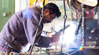 sanat eseri - Hurda araçları sanat eserine dönüştürüyor - İZMİR  Videosu