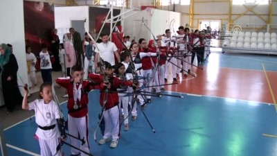 fedakarlik - Gündüz mühendis, akşam okçuluk antrenörü - ANKARA  Videosu