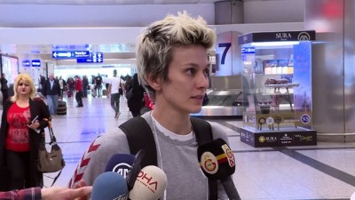 tezahur - Şampiyon Galatasaray yurda döndü (2) - İSTANBUL  Videosu