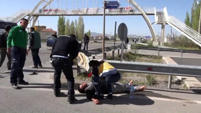 kisla - Şarkışla'da trafik kazası: 3 yaralı - SİVAS  Videosu