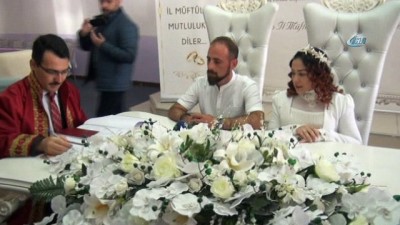 evlilik cuzdani -  Sinop'ta müftü ilk kez nikah kıydı  Videosu