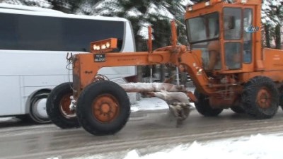 kar surprizi -  Bahar ortasında Uludağ'a kar yağdı  Videosu