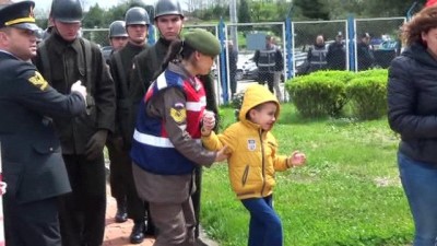cezaevi araci -  Karabük'te şehit düşen askerler memleketlerine uğurlandı  Videosu