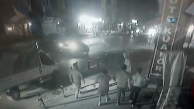 dayak -  Mehmet Şanlı'nın sokakta dört kişi tarafından dövüldüğü anlar kamerada Videosu