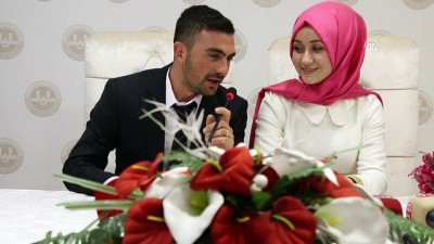 evlilik cuzdani - Sivas Müftülüğünde ilk resmi nikah kıyıldı Videosu