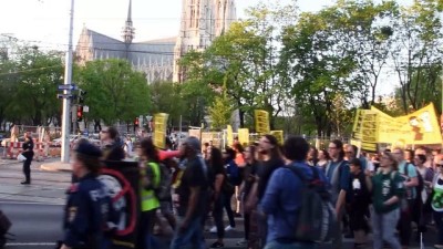 icisleri bakanligi - Avusturya’da İçişleri Bakanına protesto - VİYANA  Videosu