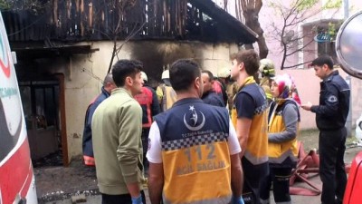 yasli cift -  Sefaköy'de gecekondu yangını...Yaşlı çifti, yangın ayırdı  Videosu