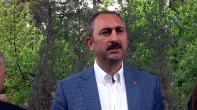 siginma -  Adalet Bakanı Abdülhamit Gül: 'Uluslararası sözleşmeler, ikili sözleşmeler gereğince terörle ortak mücadeleyi hatırlatmak, bu konuda hukukun gereklerini yapmak üzere bir ikaz talepte bulunduk'  Videosu