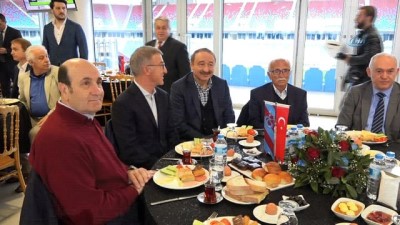 Ahmet Ağaoğlu: 'Birlik ve beraberlik içinde olduğumuzda hiç kimse karşımızda duramaz' 