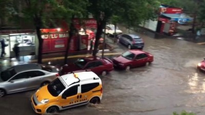 yagmur suyu -  Diyarbakır sular altında kaldı... Vatandaşların imdadına kamyonet yetişti Videosu