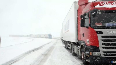 kar surprizi - Nisan karı Tendürek'te ulaşımı aksattı - AĞRI  Videosu
