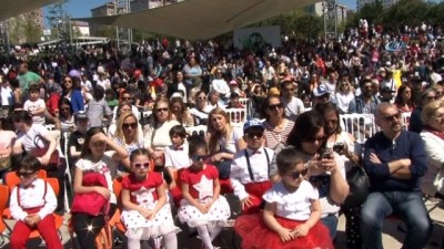 baglama -  23 Nisan'da çocuklar yaşam vadisine akın etti Videosu