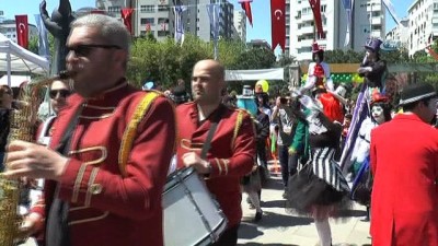 eglence merkezi -  23 Nisan Kadıköy’de karnaval havasında kutlandı Videosu
