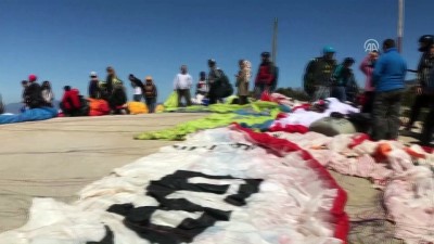 yilbasi - Çinliler Babadağ'dan uçuyor - MUĞLA  Videosu