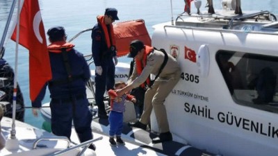 nani -  Çanakkale'de 143 kaçak göçmen yakalandı Videosu