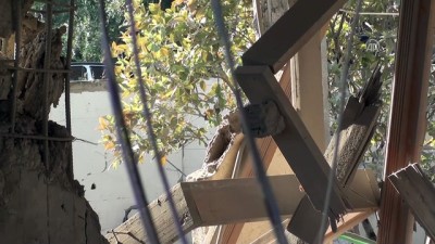 İsrail askerleri Filistinli tutuklunun evini yıktı - CENİN 