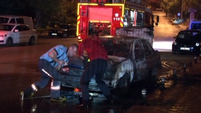 kalaba -  Park halindeki otomobil alev alev yandı  Videosu
