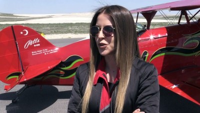 Akrobasinin kadın pilotu hemcinslerinin gözünü gökyüzüne çevirdi - ESKİŞEHİR 