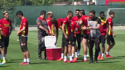 yaris - Göztepe Teknik Direktörü Tuna: 'Sezonu iyi bir noktada bitireceğiz' - İZMİR  Videosu