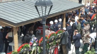 memur -  Mardin'de çatıdan düşerek şehit olan polis memuru Kubilay Kahraman son yolculuğuna uğurlandı  Videosu